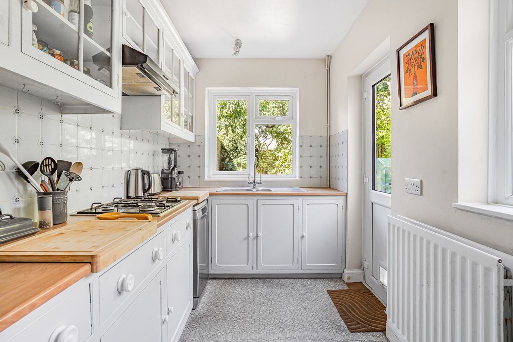 Property photo 2 of 17 Kitchen