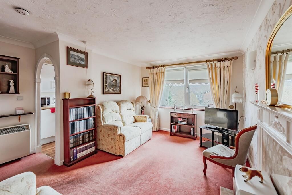 Property photo 3 of 11