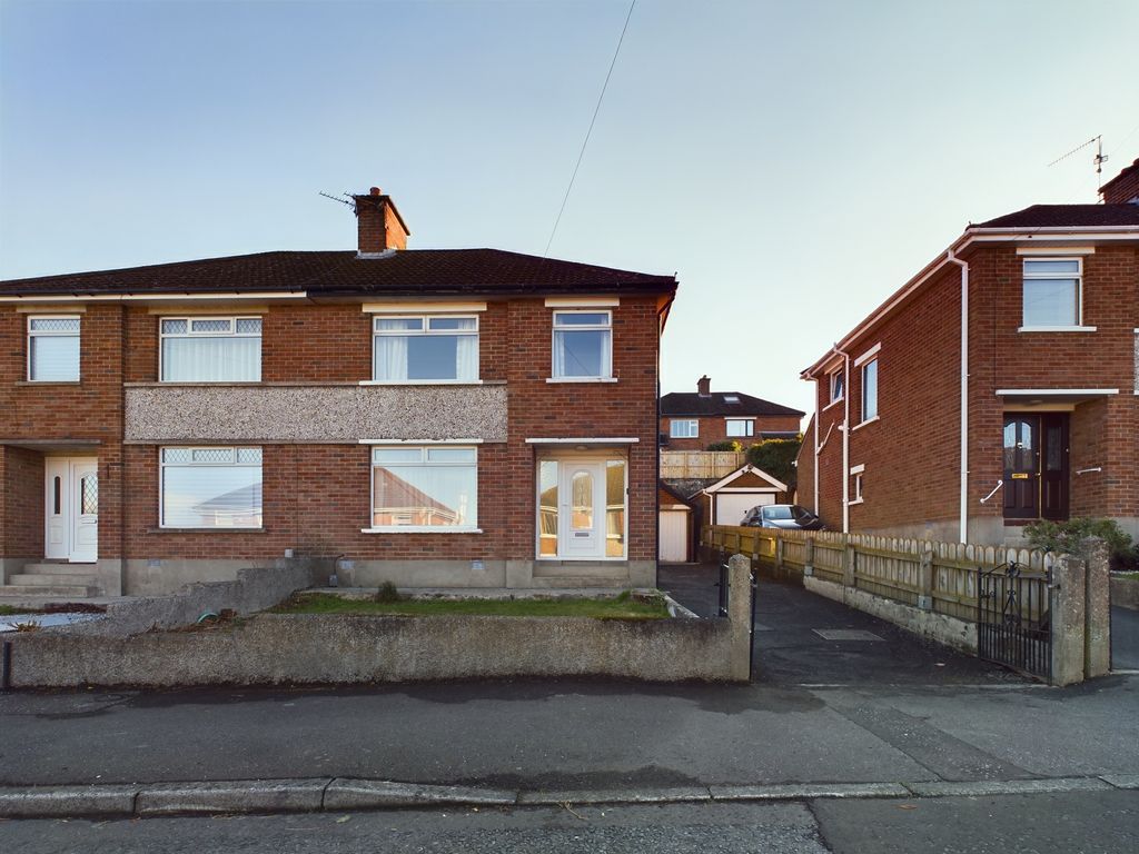 Property photo 1 of 22