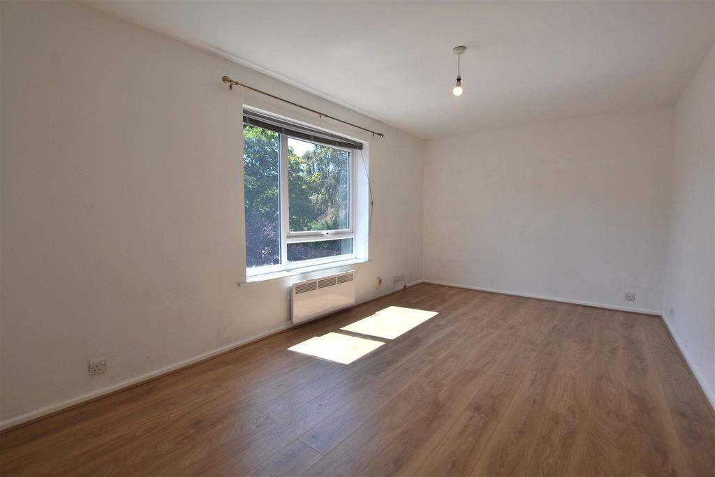 Property photo 2 of 7 Living Room.Jpg