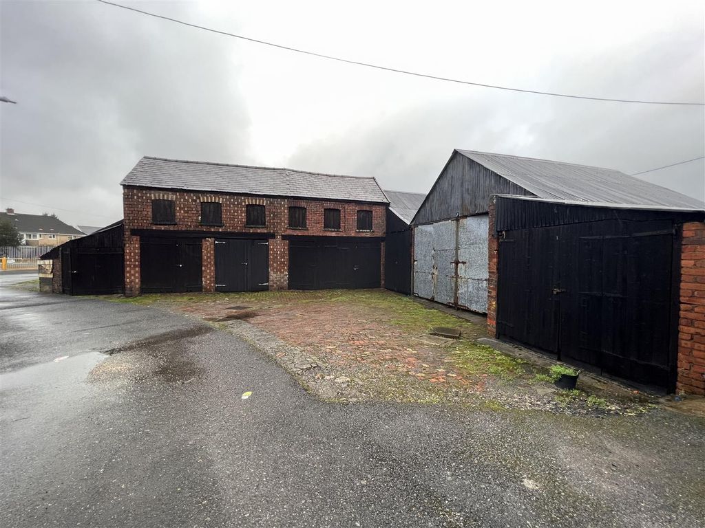 Property photo 2 of 36