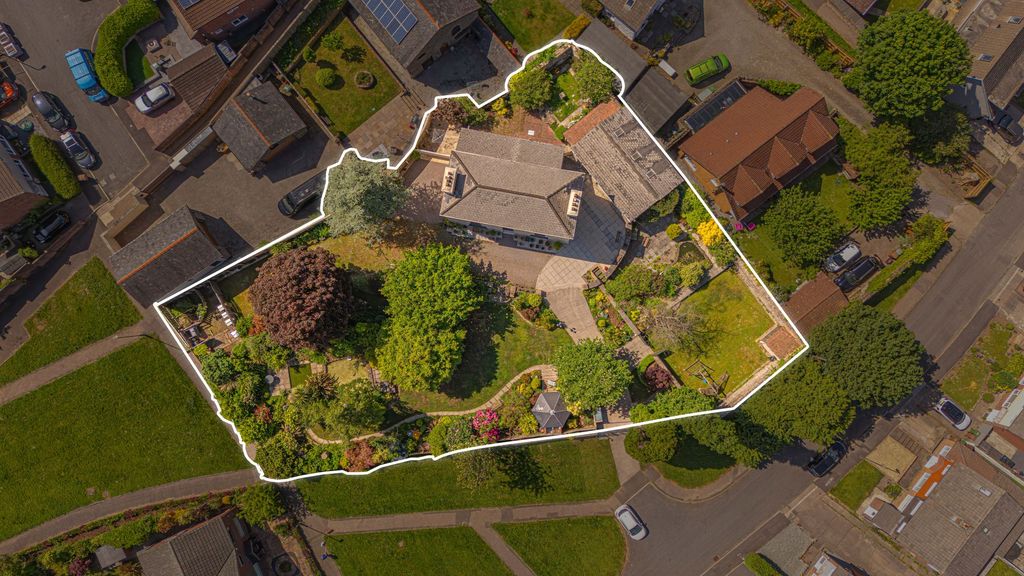 Property photo 3 of 82