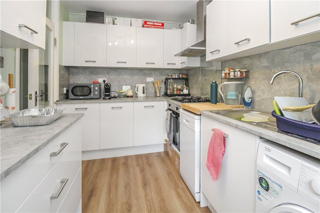 Property photo 2 of 8 Kitchen