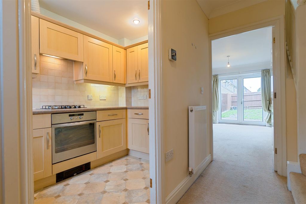 Property photo 2 of 15 Entrance Hall.Jpg