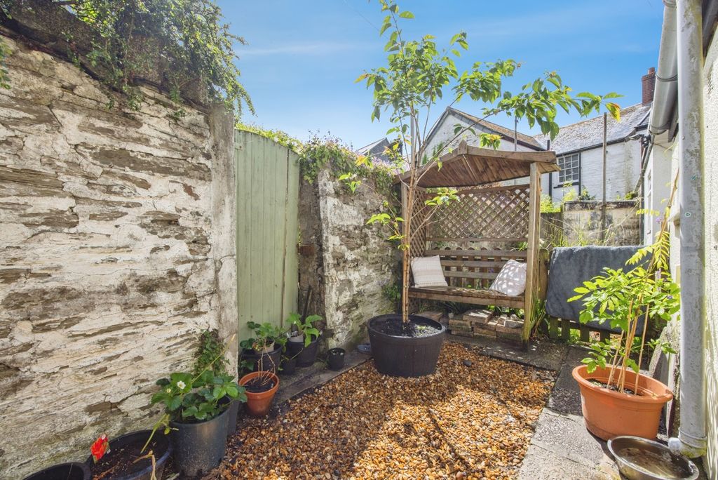 Property photo 3 of 16 Pbox-Img.Jpg