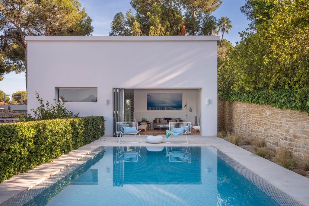 Property photo 2 of 20 CV42