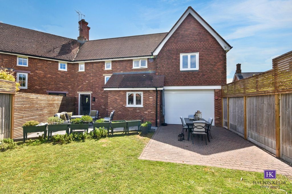 Property photo 2 of 24
