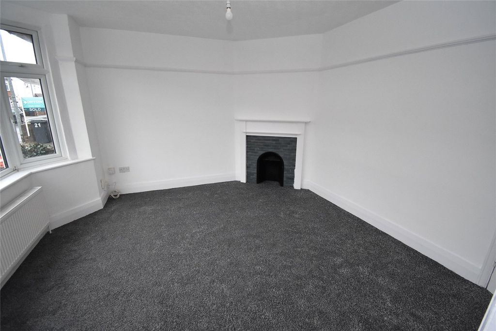 Property photo 2 of 10 Picture No. 08