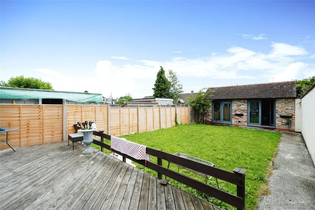 Property photo 2 of 20 Picture No. 17