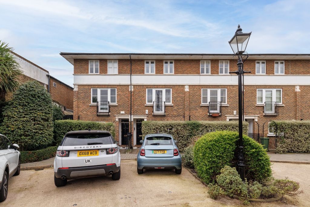 Property photo 3 of 17