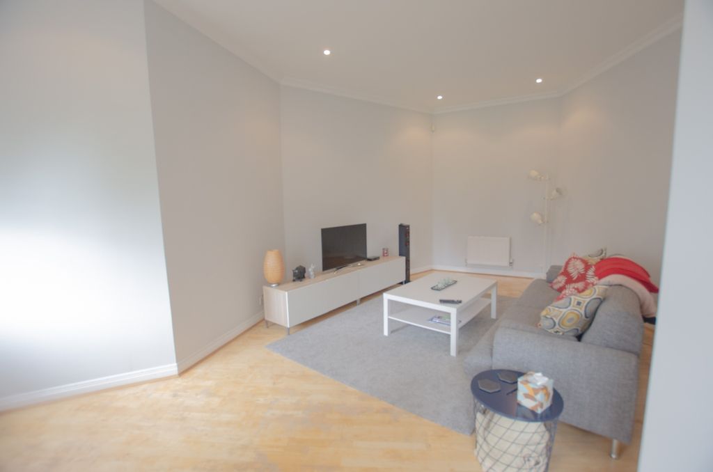 Property photo 3 of 17 12 Tremayne House-6