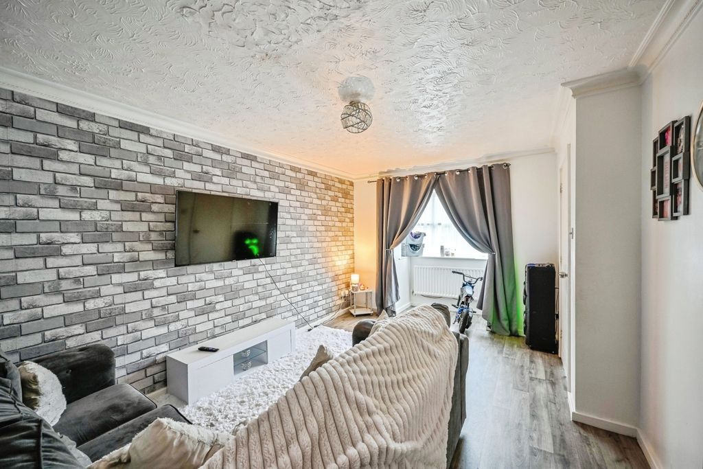 Property photo 3 of 13 Photo