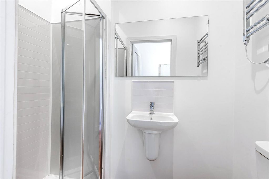 Property photo 2 of 6 Shower Room