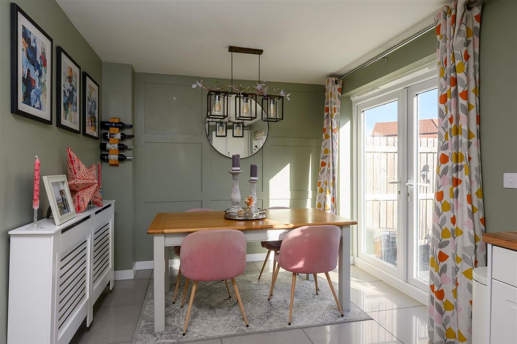 Property photo 3 of 18 Dining Room