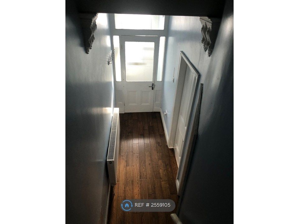 Property photo 1 of 9 Hallway