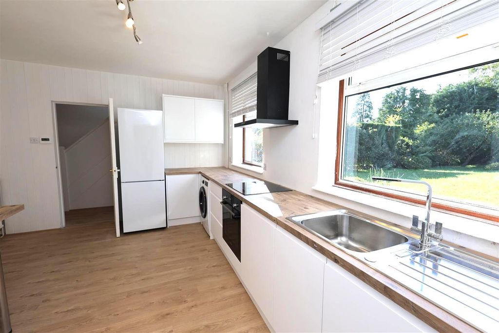 Property photo 2 of 19 Kitchen