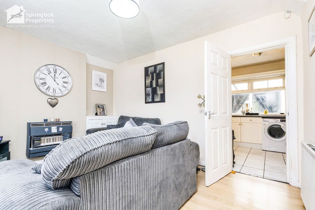 Property photo 3 of 13 Image 2