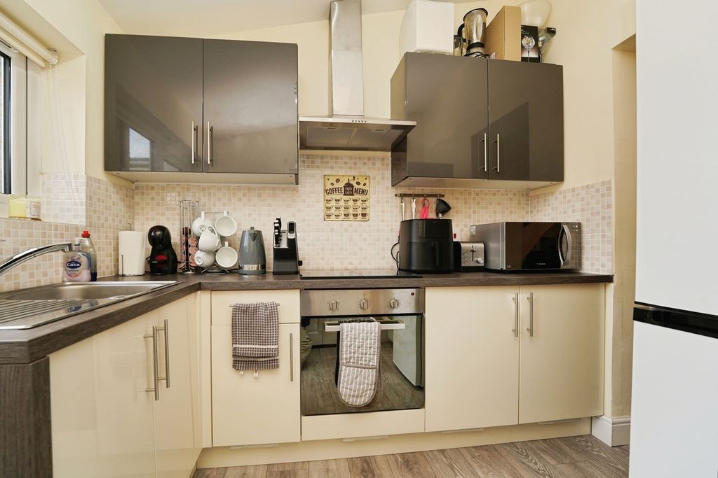 Property photo 3 of 14 Pbox-Img.Jpg