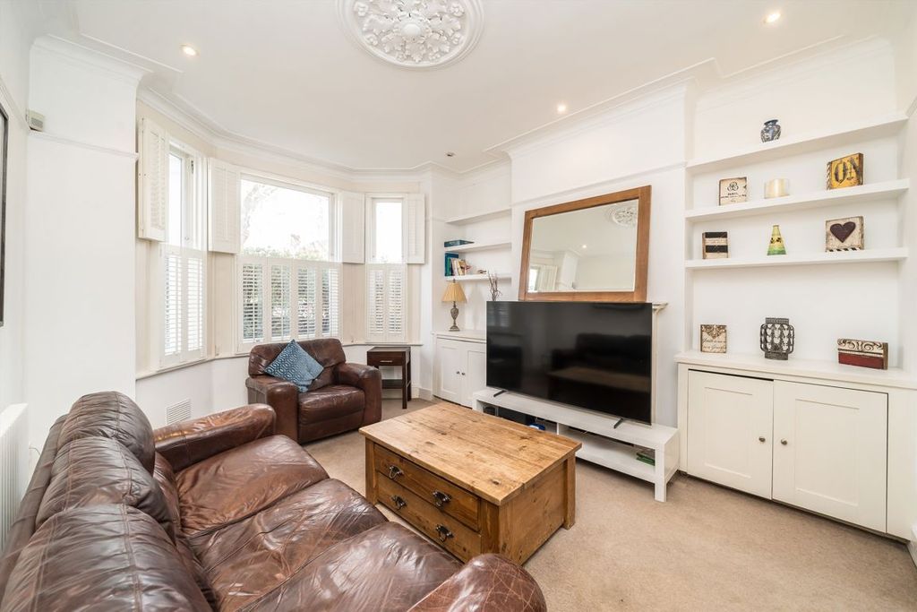 Property photo 2 of 11