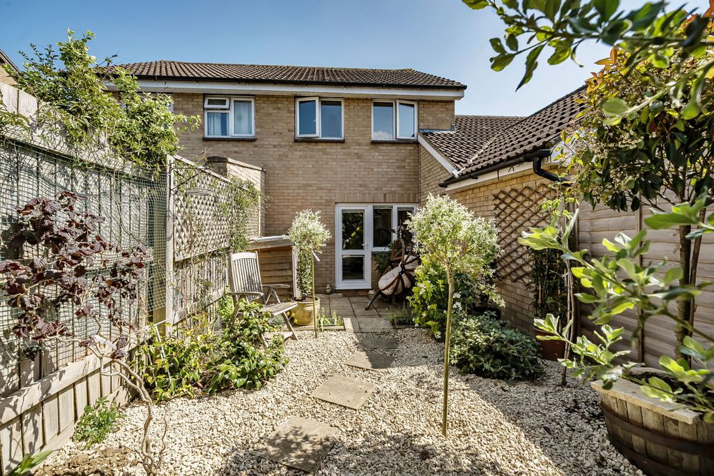 Property photo 2 of 16