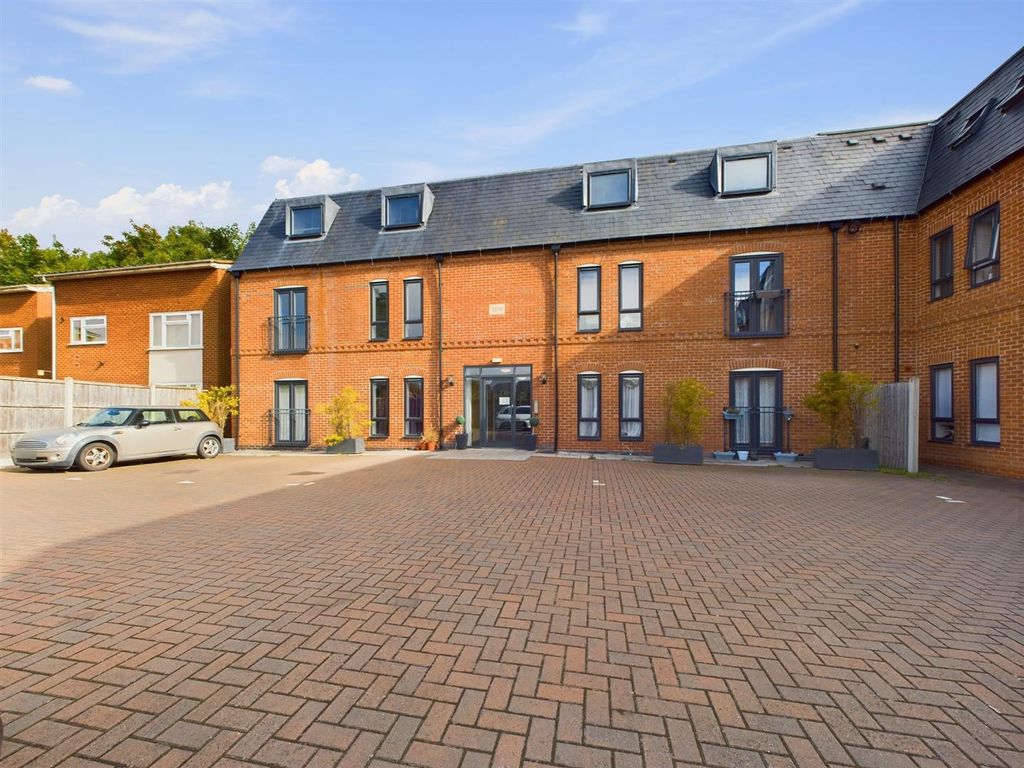 Property photo 1 of 9