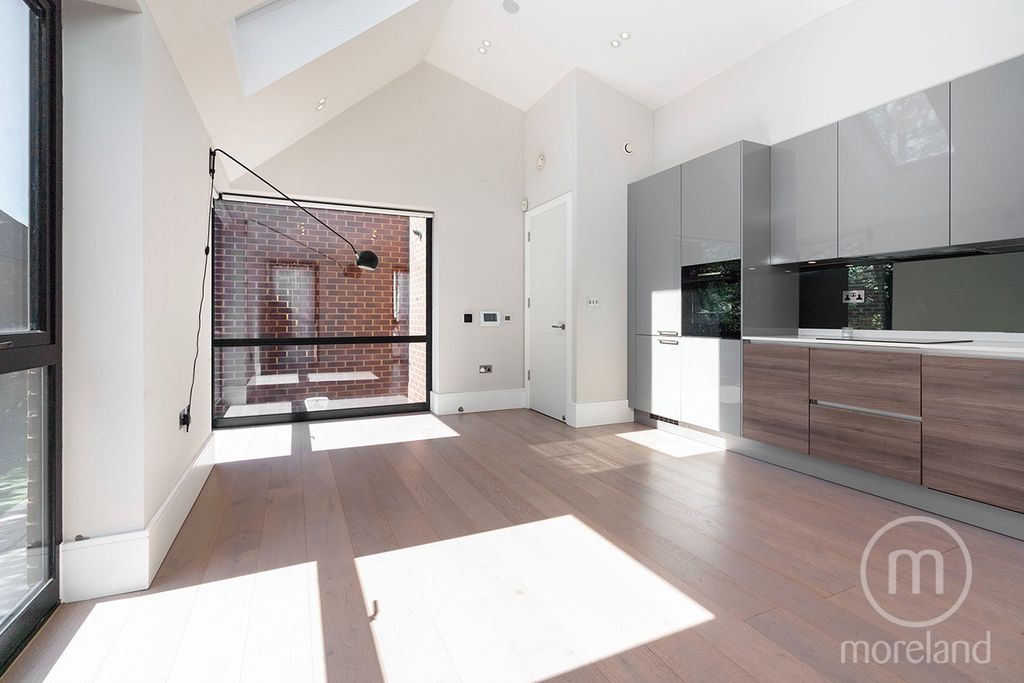 Property photo 2 of 8 5046044