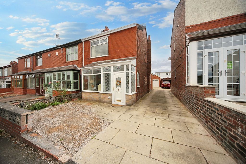 Property photo 1 of 21