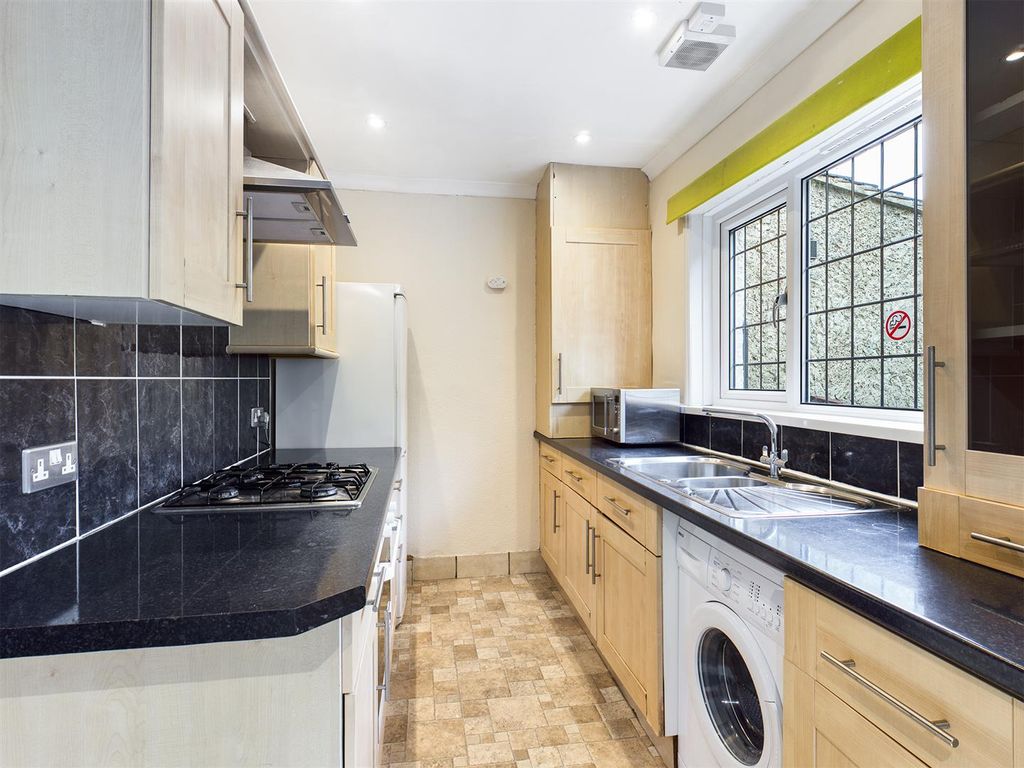 Property photo 3 of 10 Cam00771P1-Pr0100-Still04.Jpg