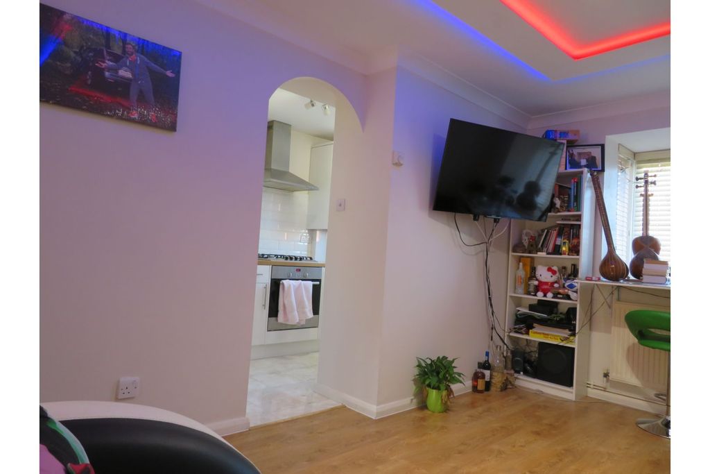 Property photo 3 of 10