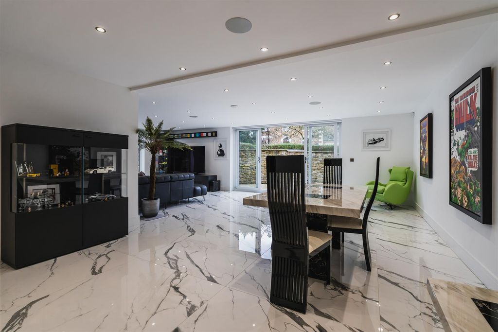 Property photo 1 of 39 Lounge/Dining Room