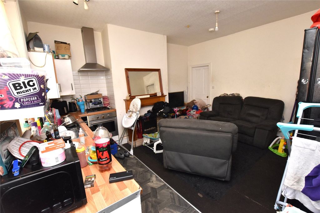 Property photo 3 of 8 Picture No. 15