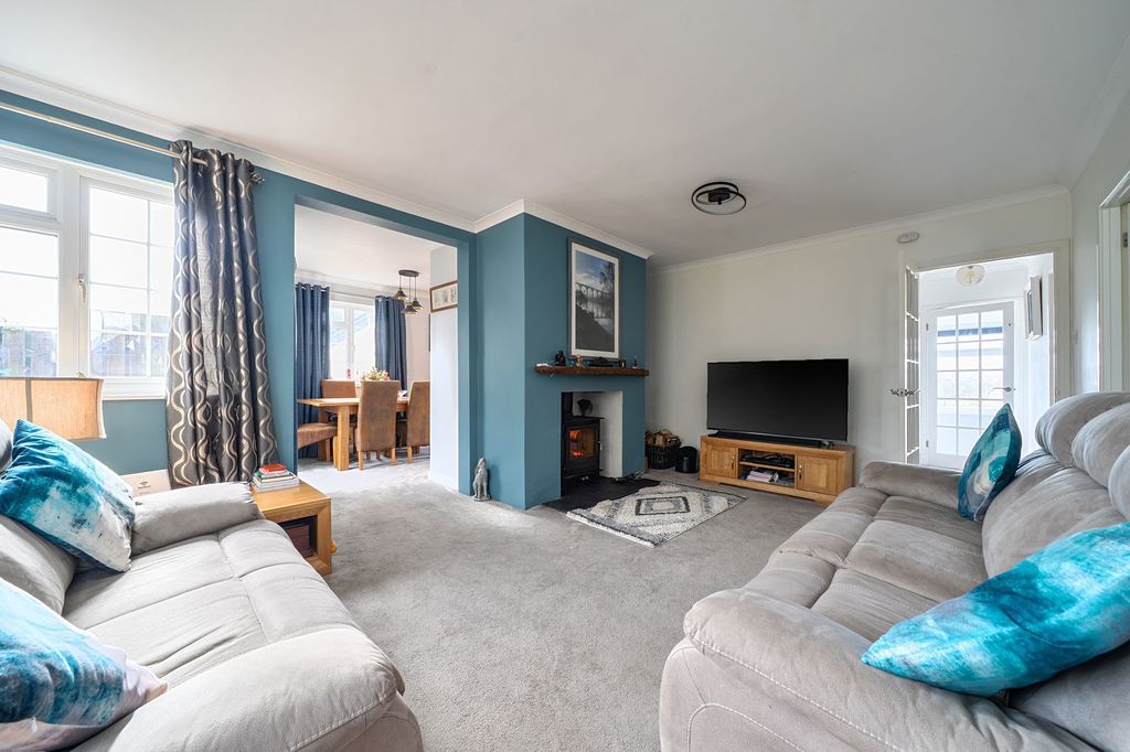 Property photo 3 of 17