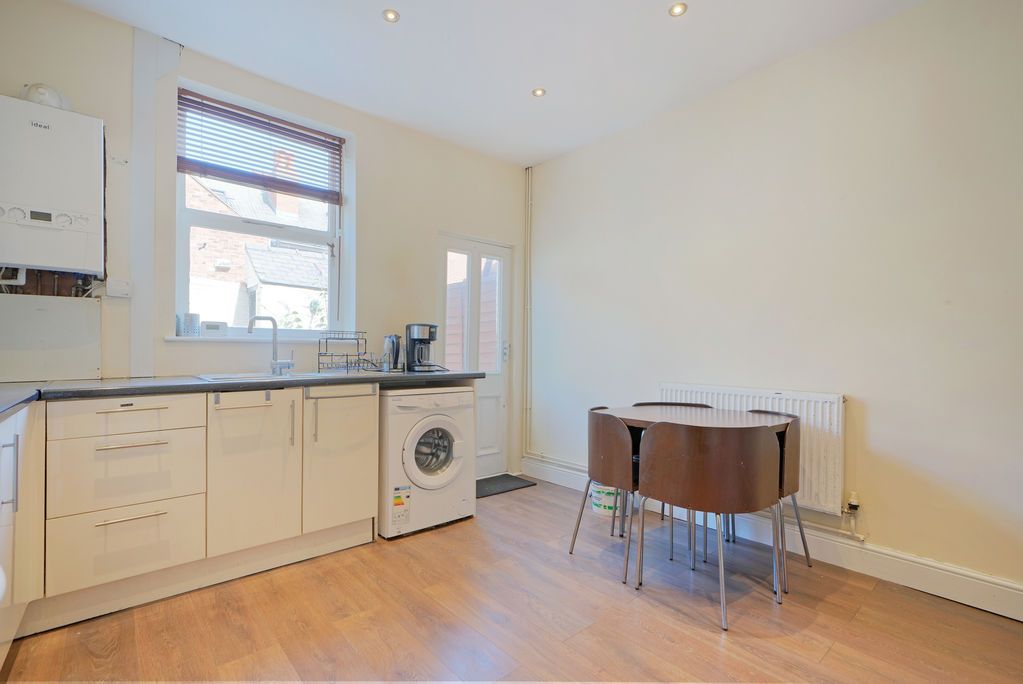 Property photo 2 of 12 Kitchen