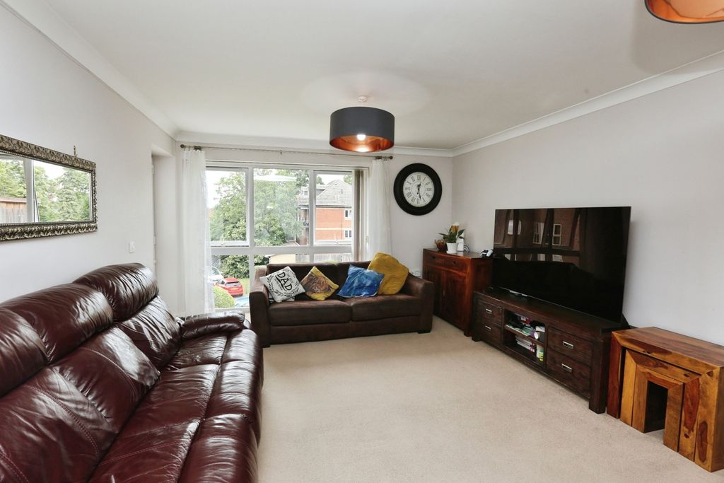 Property photo 3 of 20 Pbox-Img.Jpg