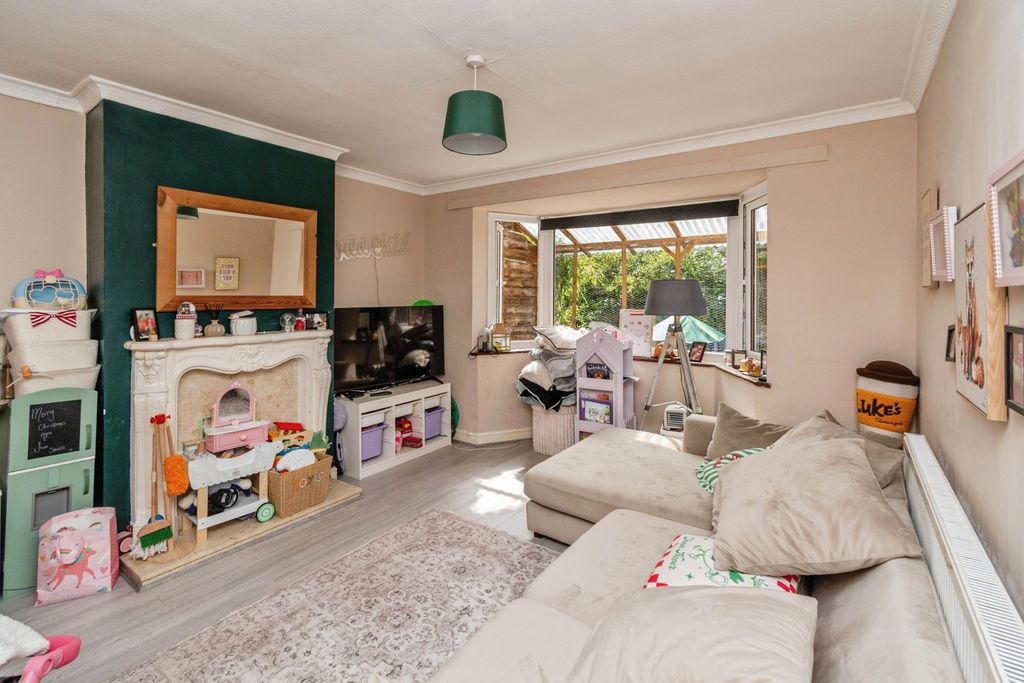 Property photo 3 of 20 Pbox-Img.Jpg