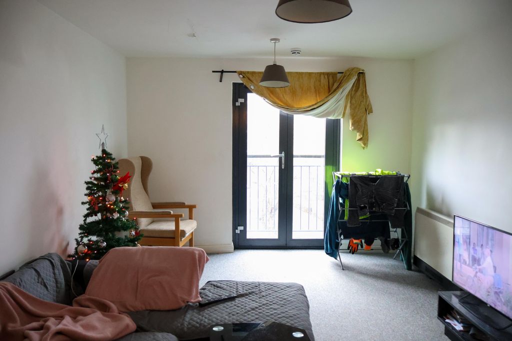 Property photo 2 of 16