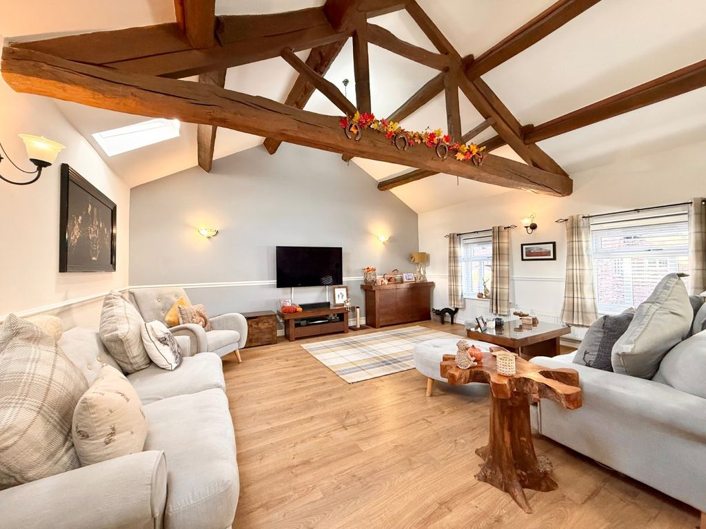 Property photo 2 of 17 Picture No. 16