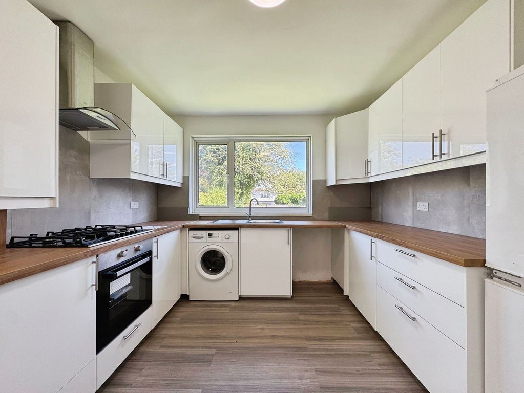Property photo 3 of 16 Kitchen