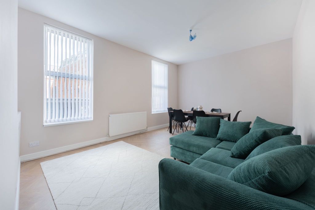 Property photo 2 of 19 Image