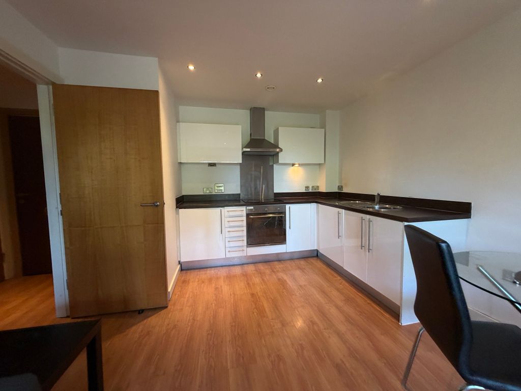 Property photo 2 of 17 Kitchen