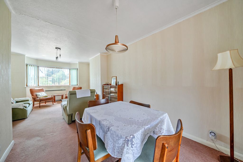 Property photo 3 of 16 18-6A689870Baf1E-...