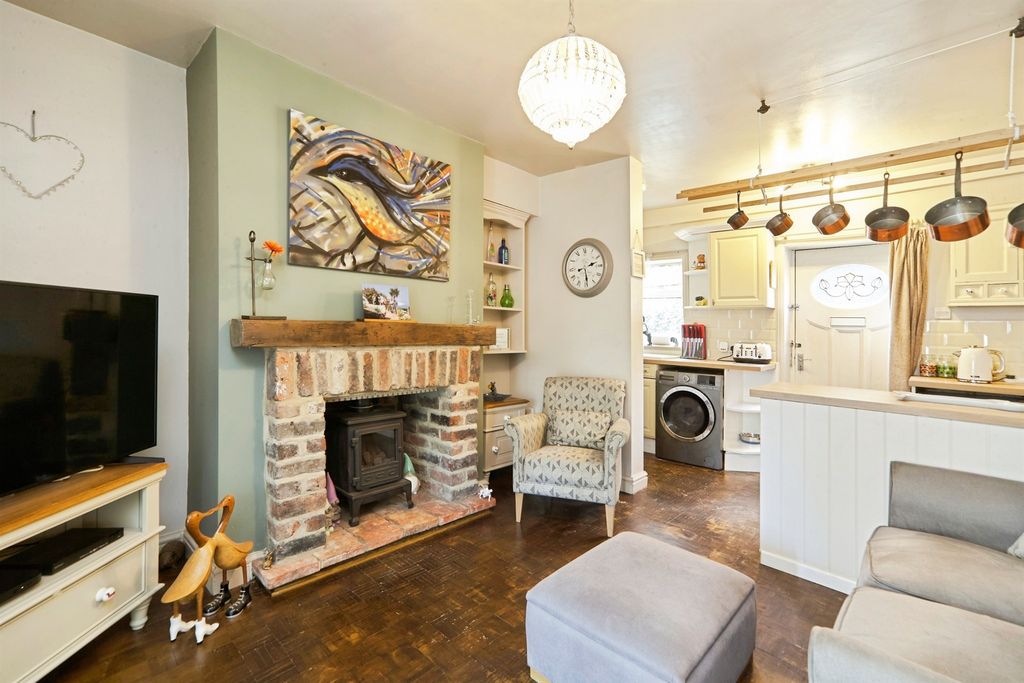 Property photo 2 of 12