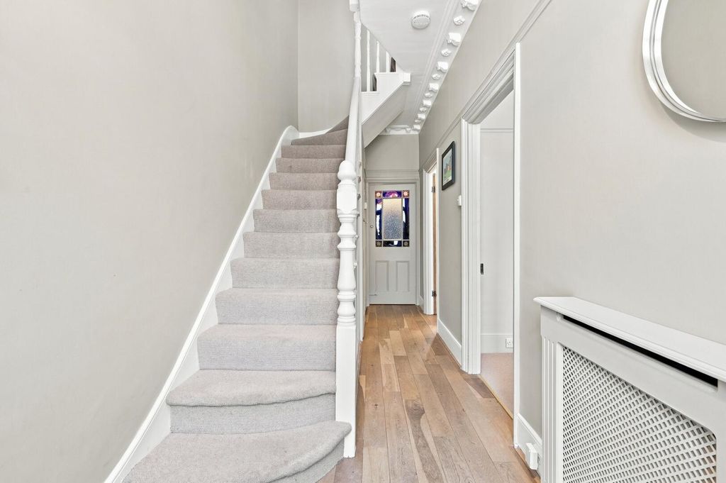 Property photo 2 of 27 Hallway