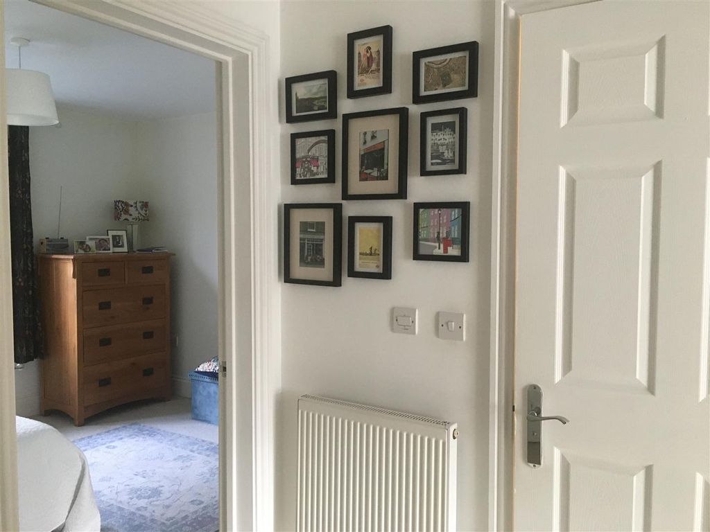 Property photo 2 of 11 49 Tanworth House - 10.Jpg