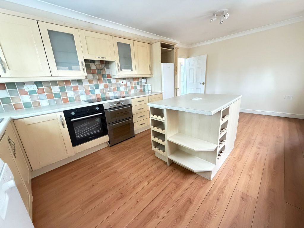 Property photo 3 of 23