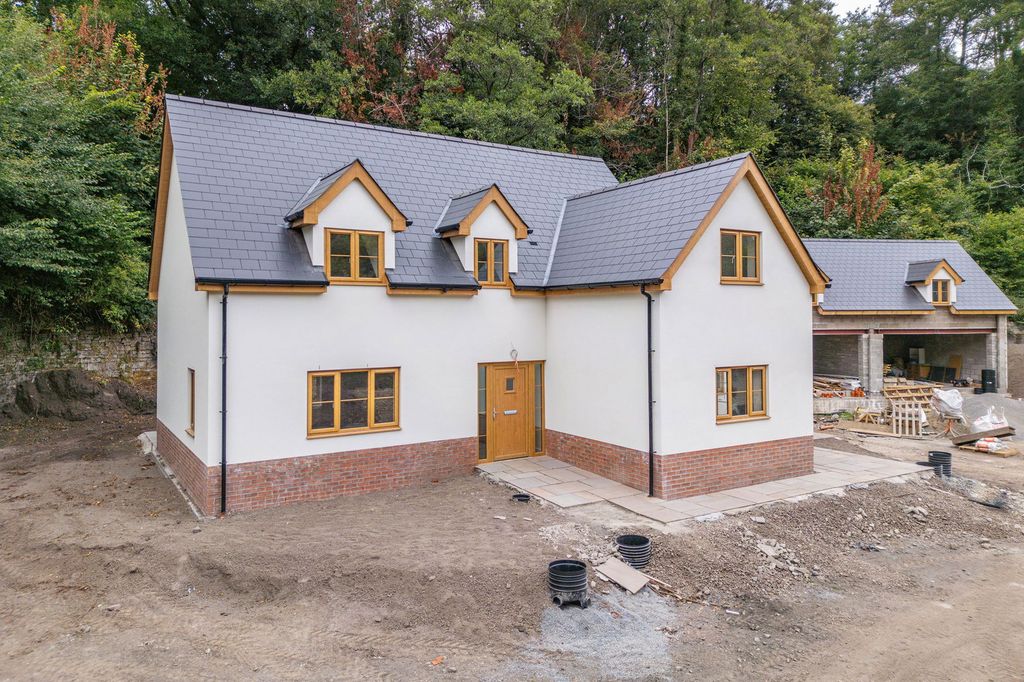 Property photo 1 of 23