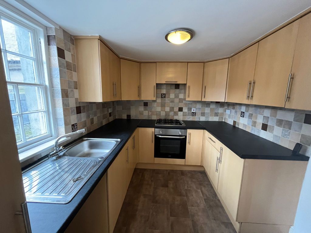 Property photo 1 of 11 Kitchen