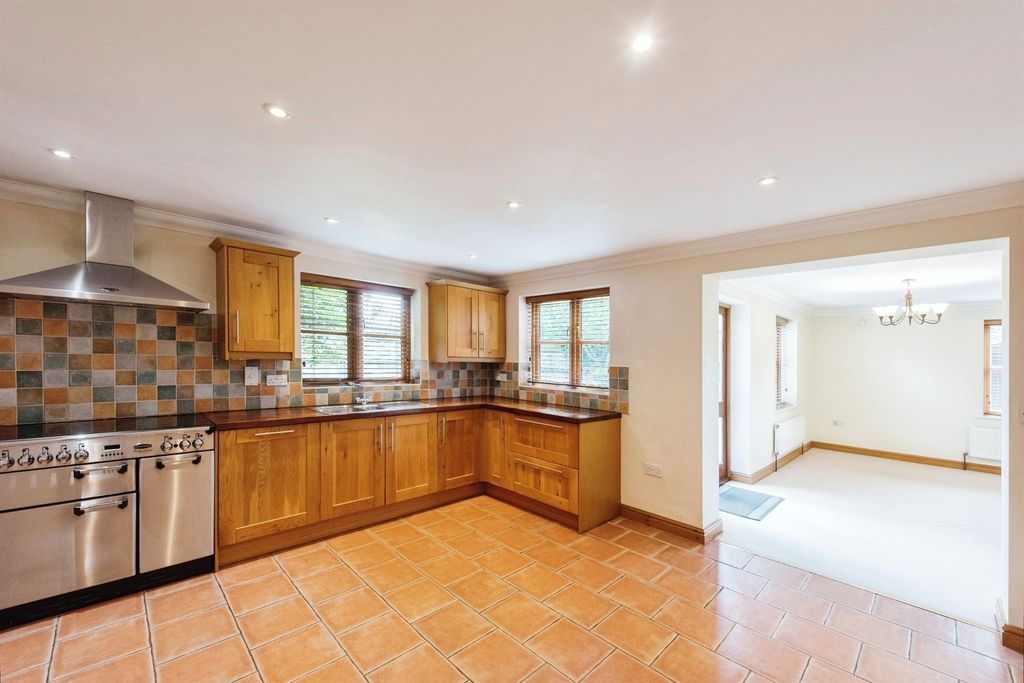 Property photo 2 of 15 Image