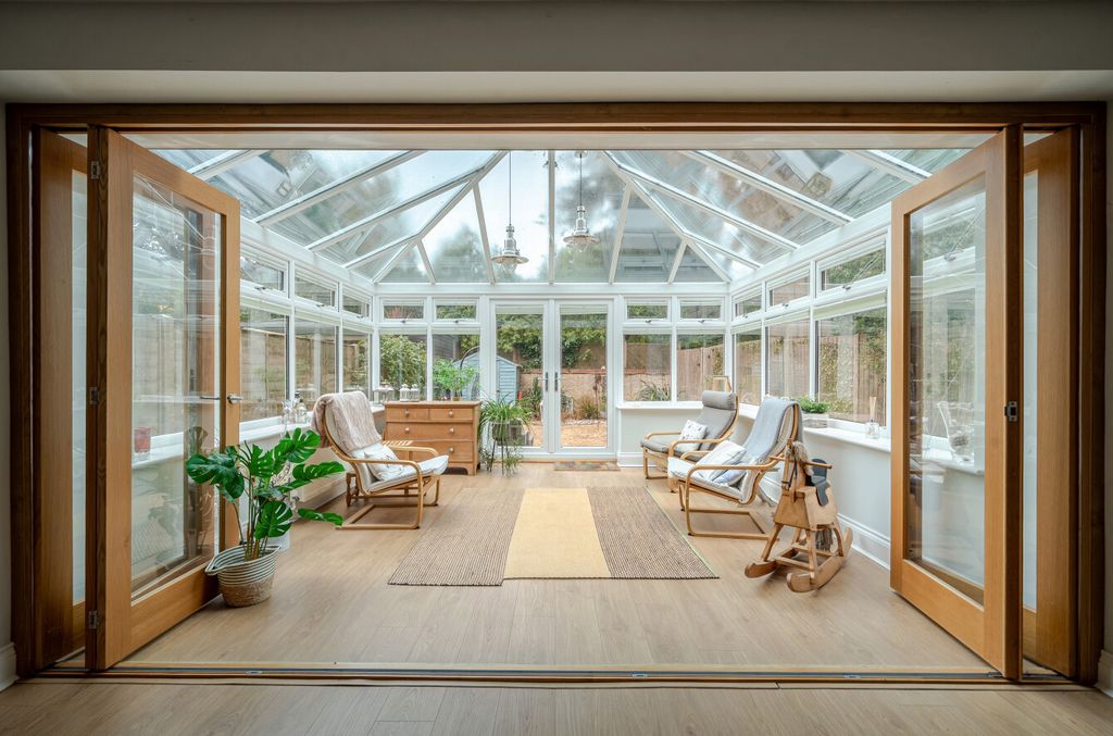 Property photo 2 of 16 1501569-12-6A7200...