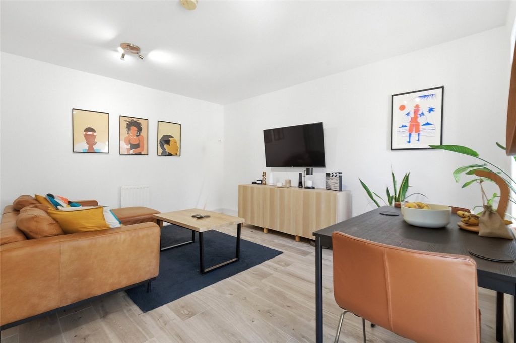 Property photo 2 of 8 Picture No. 10